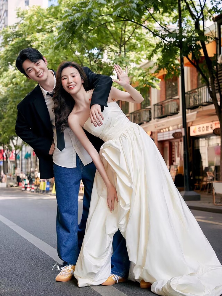 Street Fashion Couple - Vestido de Casamento Estilo Coreano Moderno